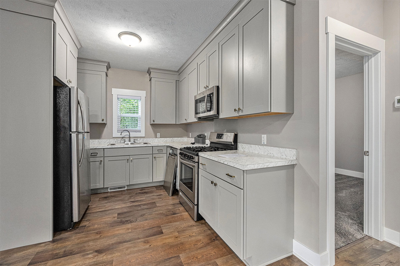 23 Batavia Place, Grand Rapids, MI, 49503-3549