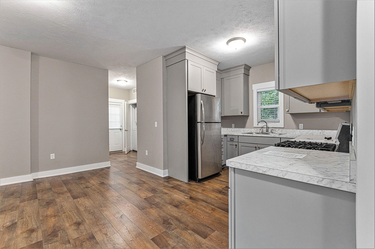 23 Batavia Place, Grand Rapids, MI, 49503-3549