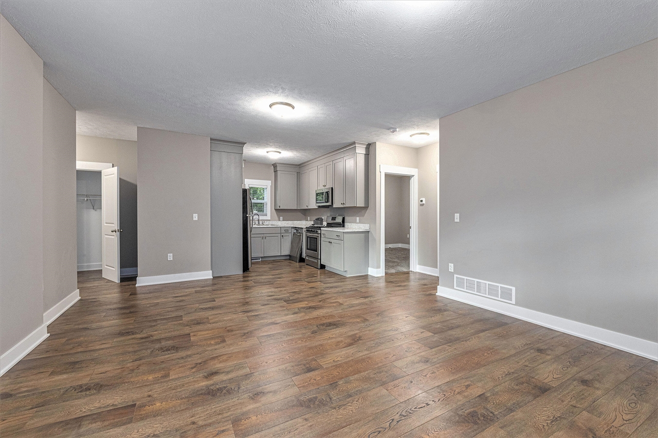 23 Batavia Place, Grand Rapids, MI, 49503-3549