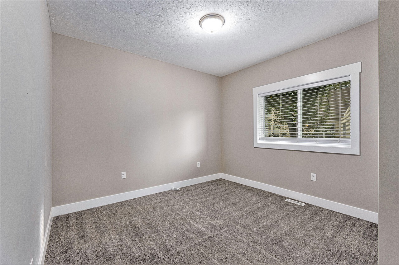 23 Batavia Place, Grand Rapids, MI, 49503-3549