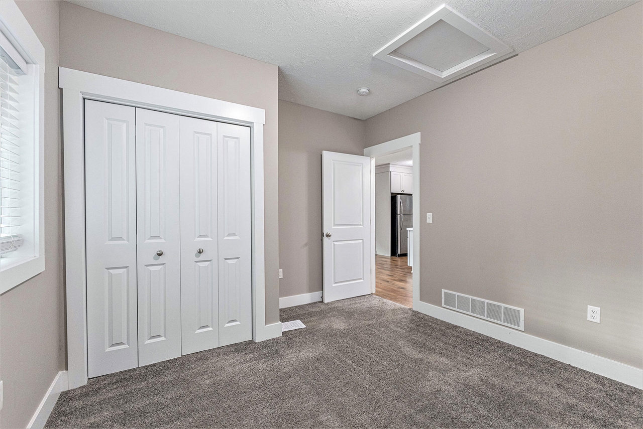 23 Batavia Place, Grand Rapids, MI, 49503-3549
