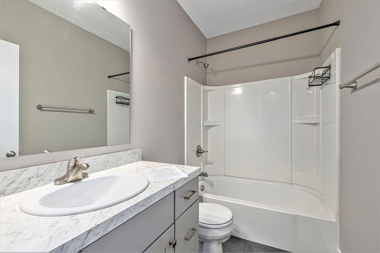 23 Batavia Place, Grand Rapids, MI, 49503-3549