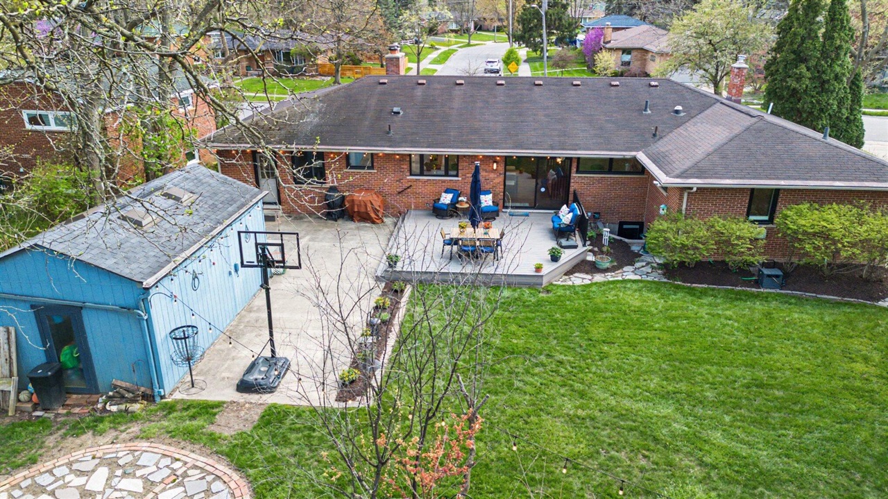 1809 Covington Drive, Ann Arbor, MI, 48103-5615