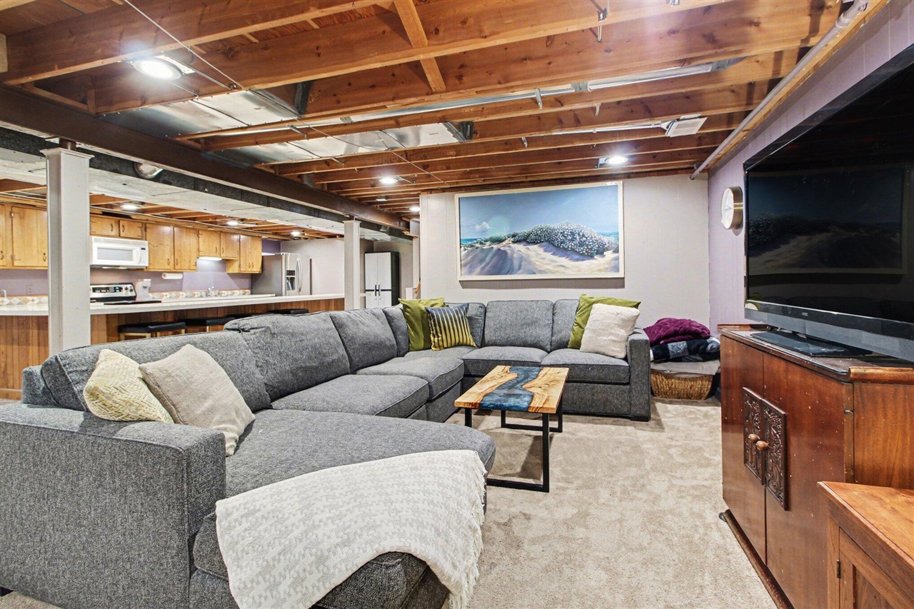 1809 Covington Drive, Ann Arbor, MI, 48103-5615