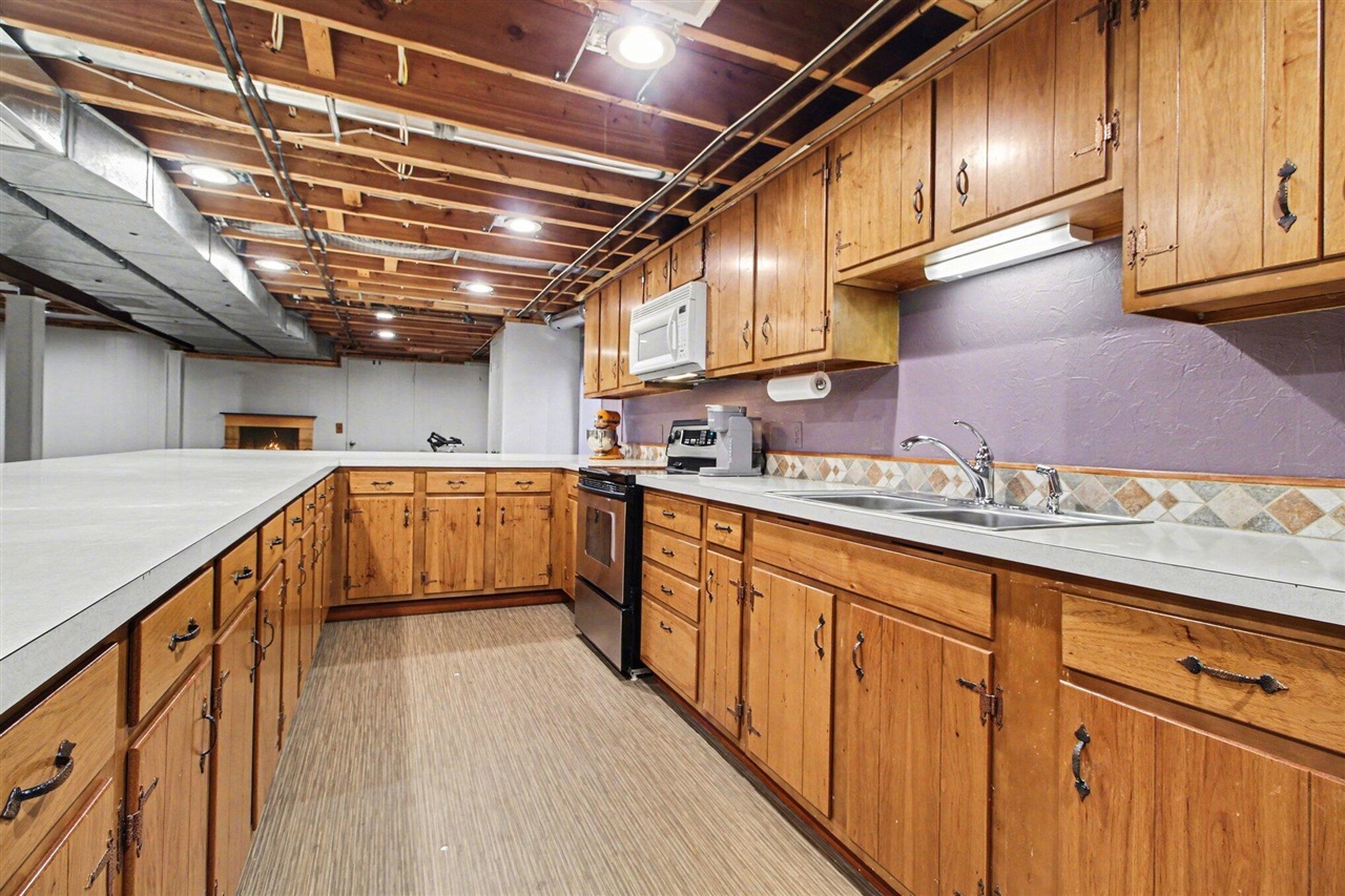 1809 Covington Drive, Ann Arbor, MI, 48103-5615