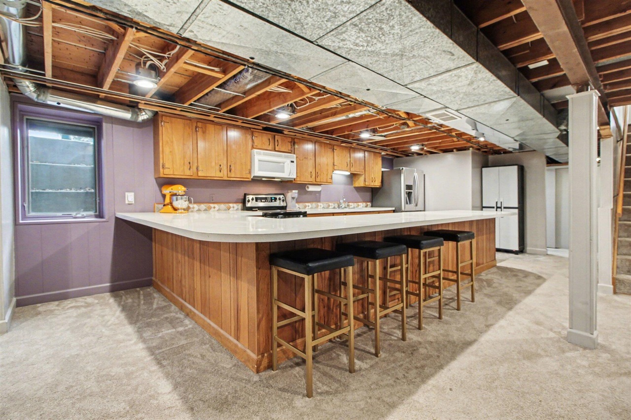 1809 Covington Drive, Ann Arbor, MI, 48103-5615