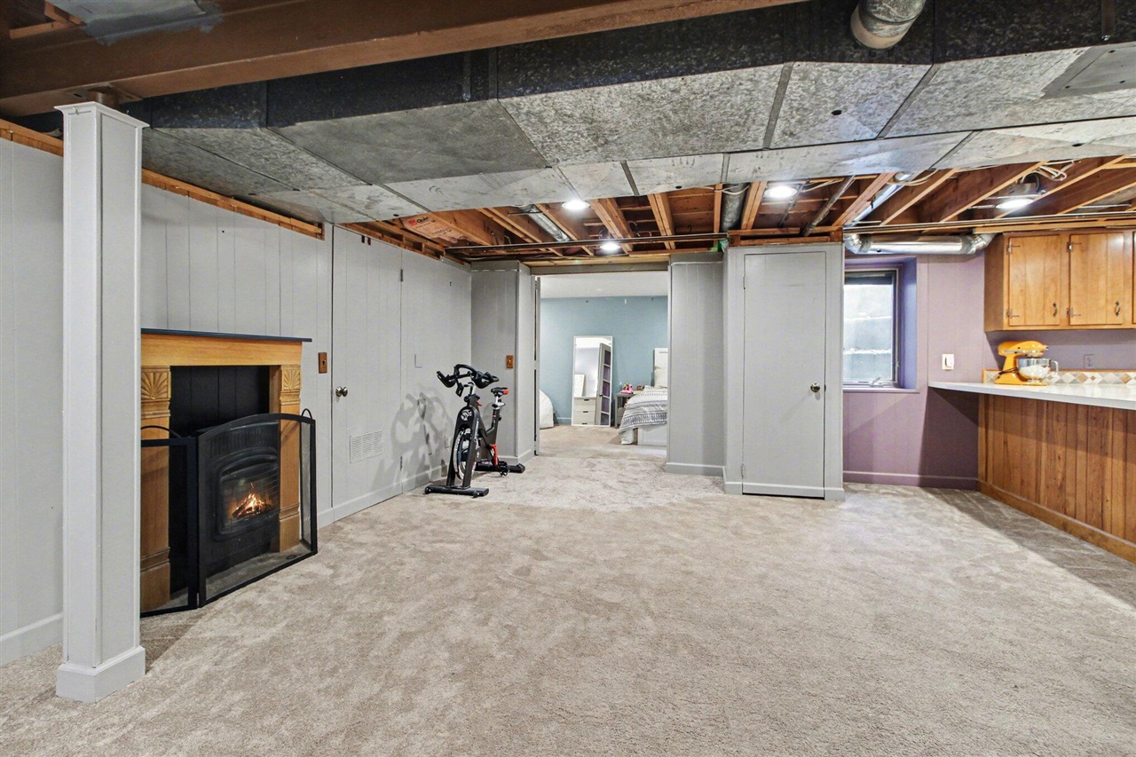 1809 Covington Drive, Ann Arbor, MI, 48103-5615