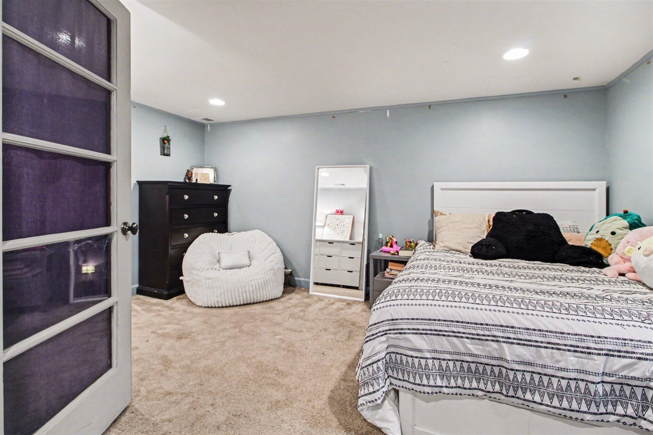 1809 Covington Drive, Ann Arbor, MI, 48103-5615