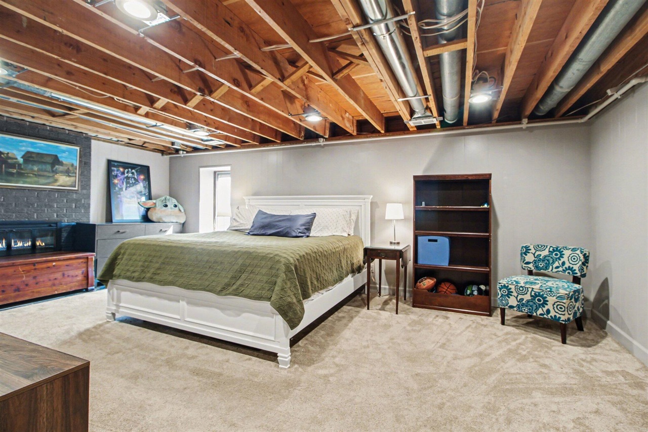 1809 Covington Drive, Ann Arbor, MI, 48103-5615