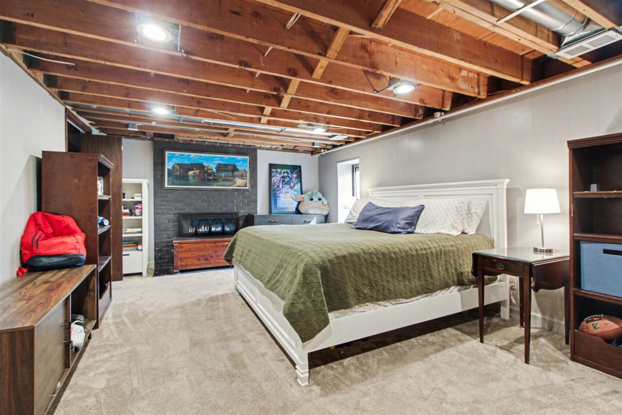 1809 Covington Drive, Ann Arbor, MI, 48103-5615