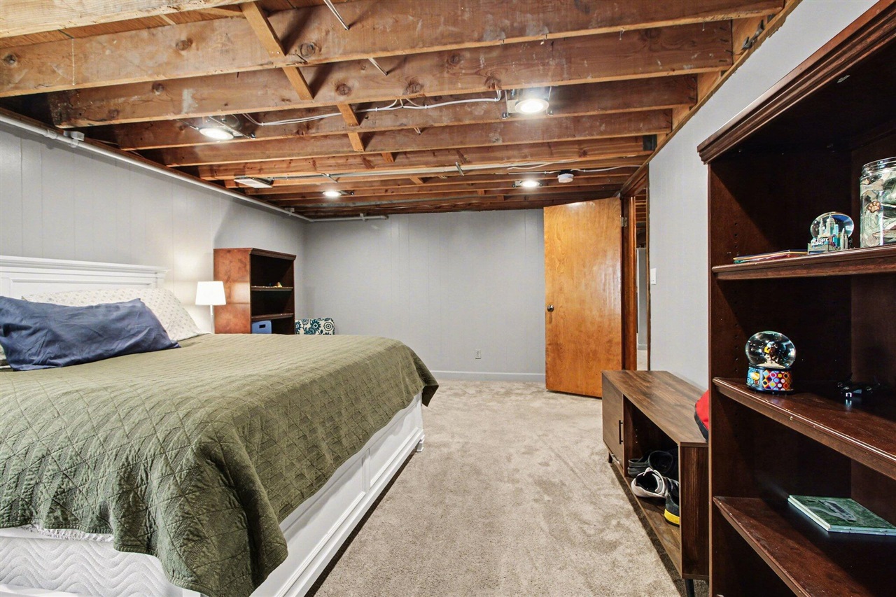 1809 Covington Drive, Ann Arbor, MI, 48103-5615