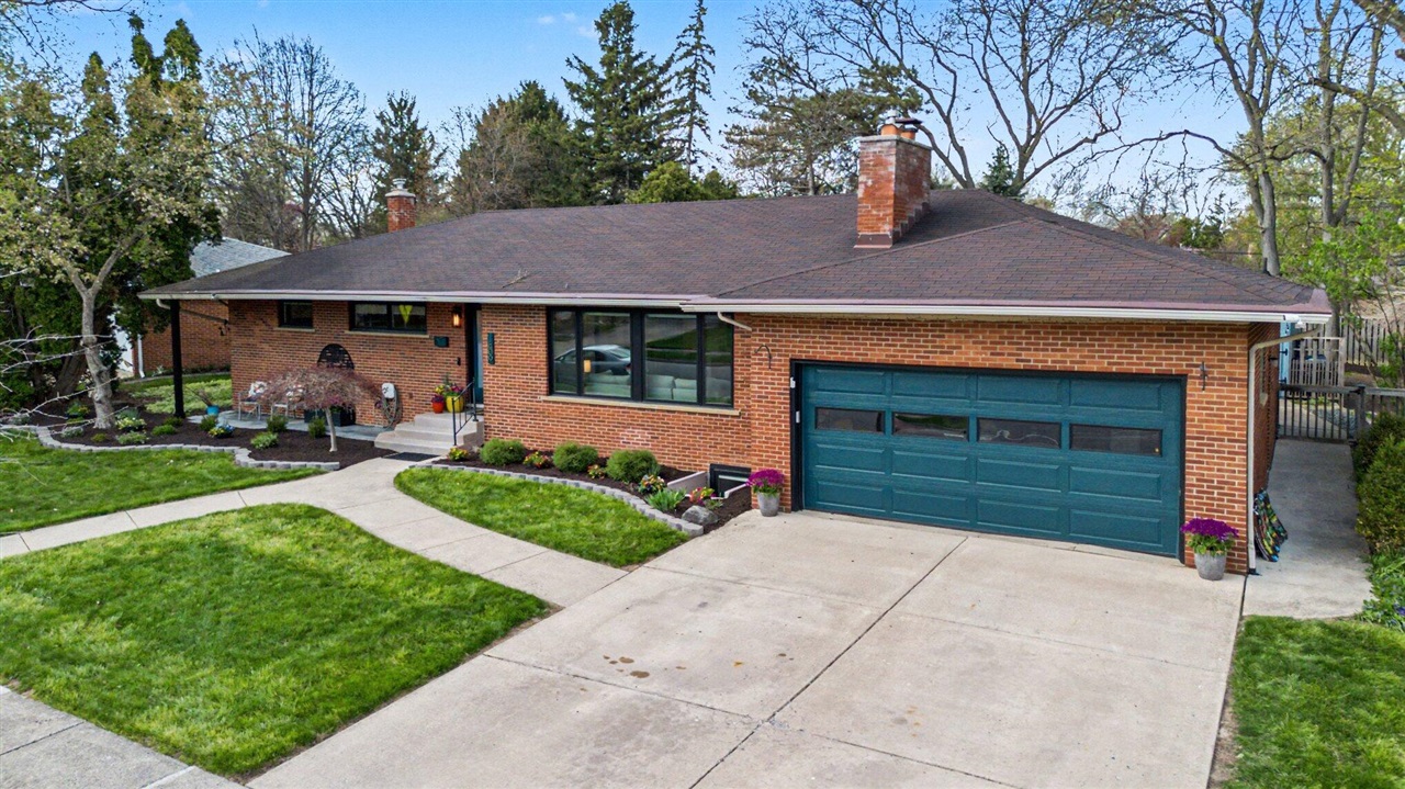 1809 Covington Drive, Ann Arbor, MI, 48103-5615