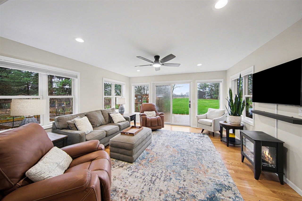 3290 Mount Hope Road, Grass Lake, MI, 49240-9820