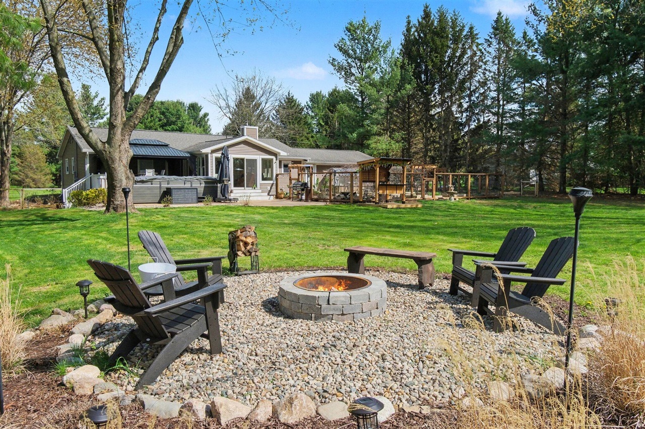 3290 Mount Hope Road, Grass Lake, MI, 49240-9820