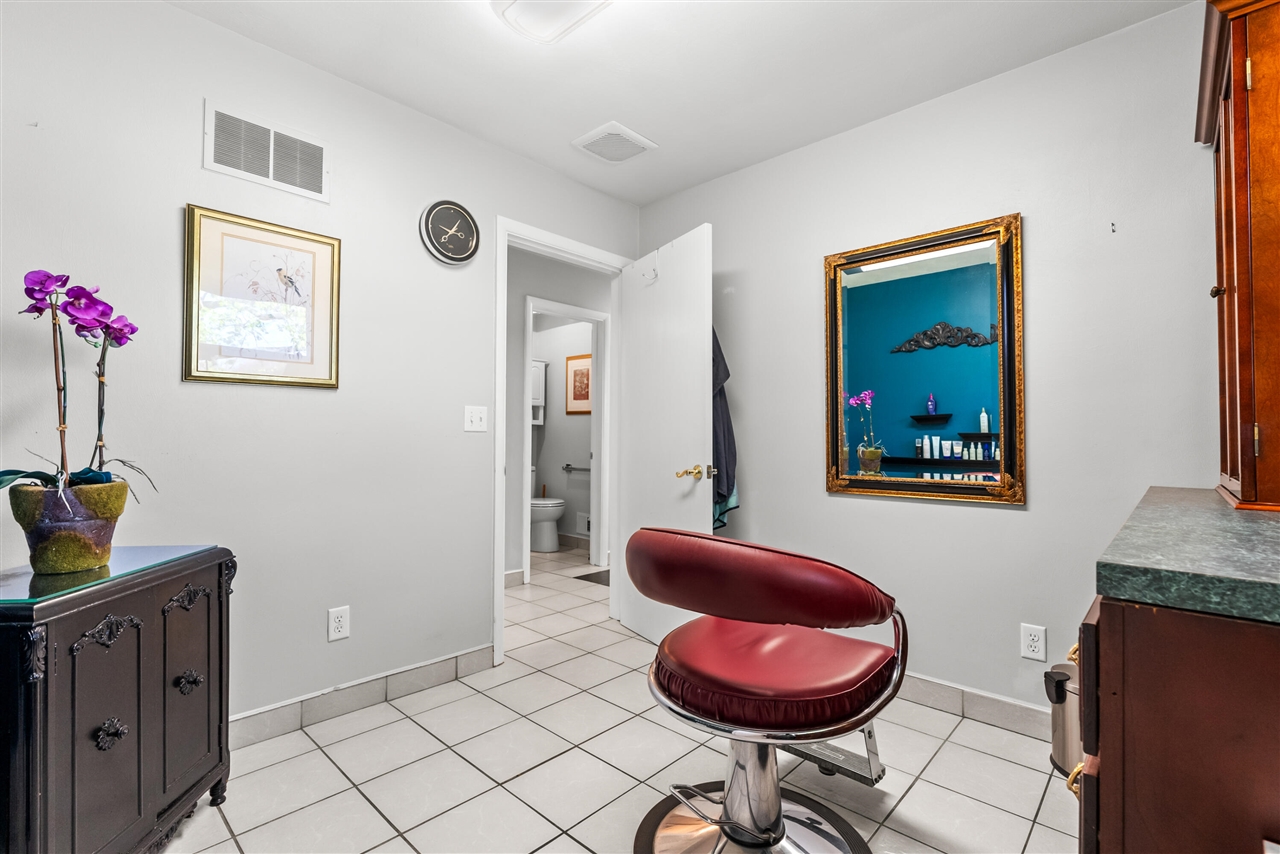 1726 W Michigan Avenue, Battle Creek, MI, 49037-1909