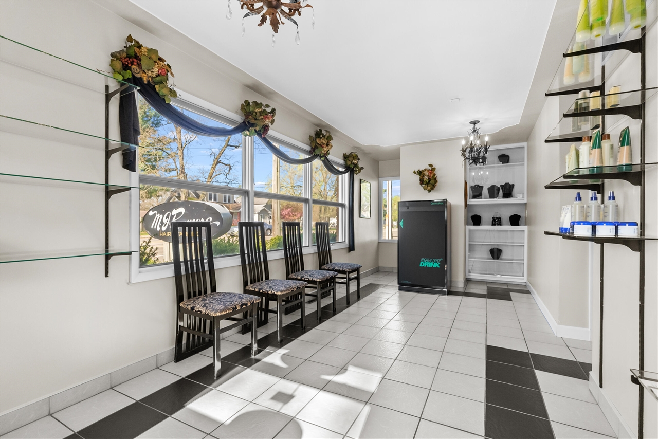 1726 W Michigan Avenue, Battle Creek, MI, 49037-1909