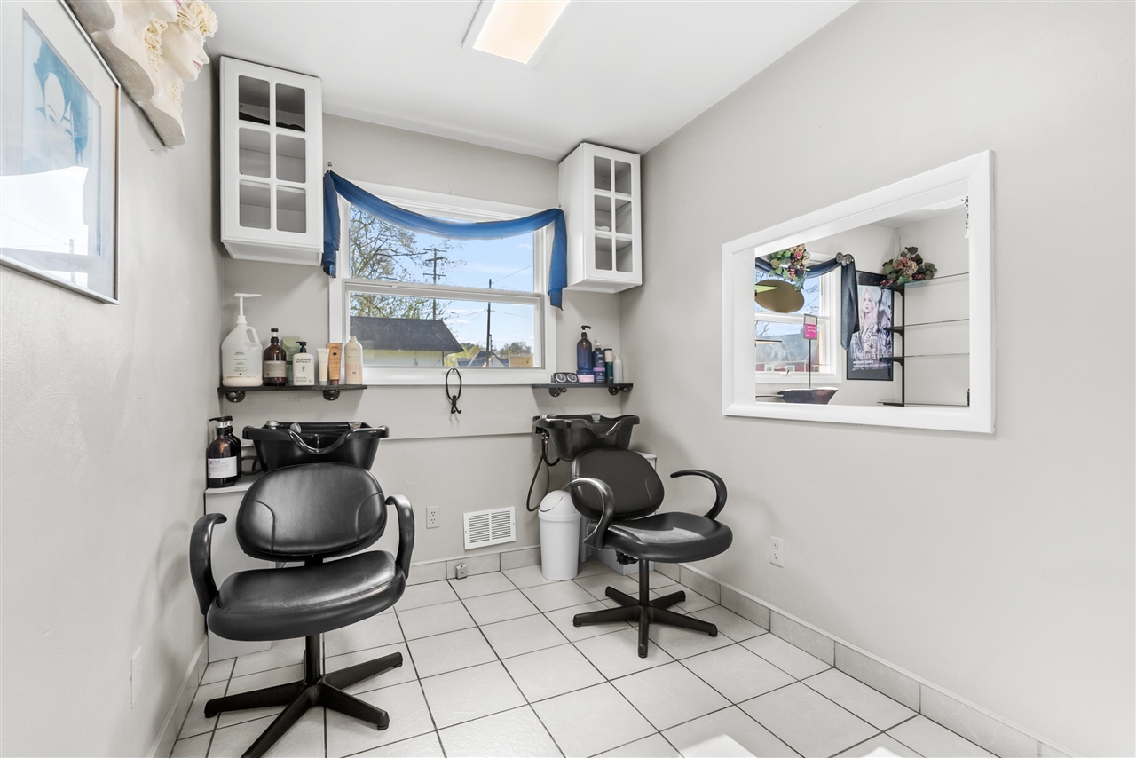 1726 W Michigan Avenue, Battle Creek, MI, 49037-1909
