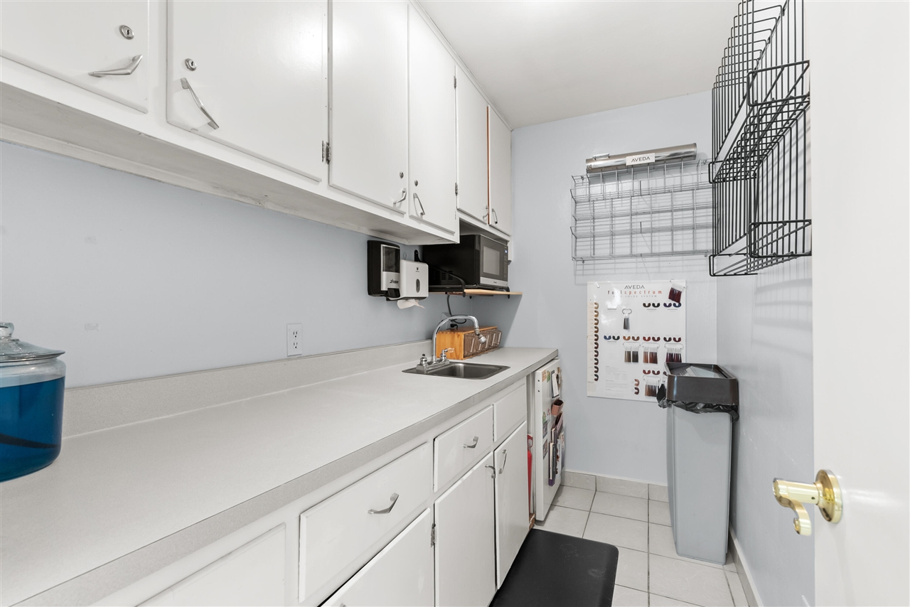 1726 W Michigan Avenue, Battle Creek, MI, 49037-1909
