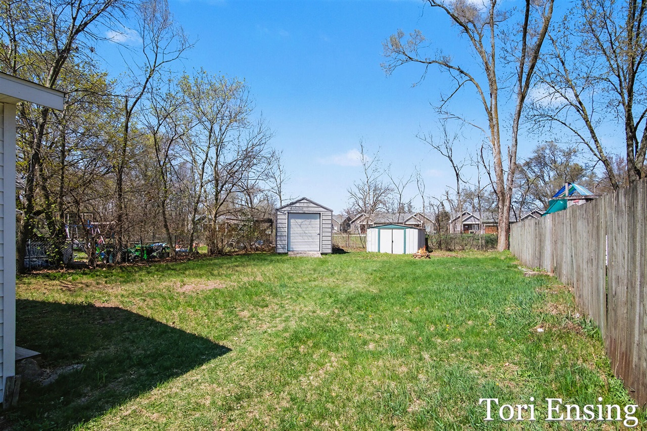 814 E Summit Street, Greenville, MI, 48838-1360
