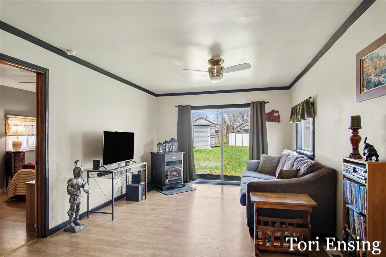 814 E Summit Street, Greenville, MI, 48838-1360