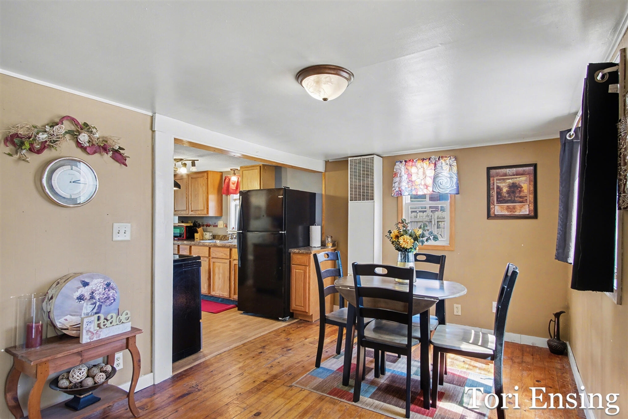 814 E Summit Street, Greenville, MI, 48838-1360