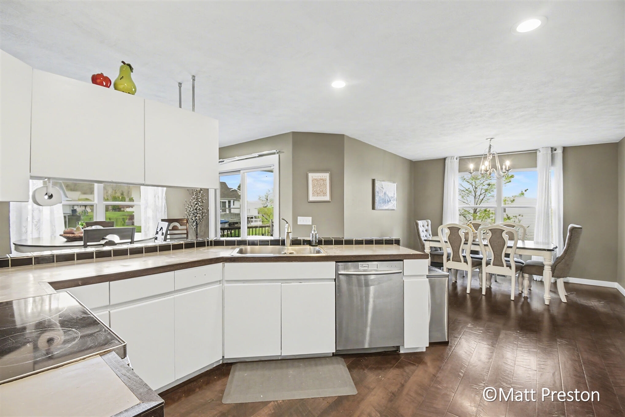 7707 Park Ridge Drive, Jenison, MI, 49428-9158