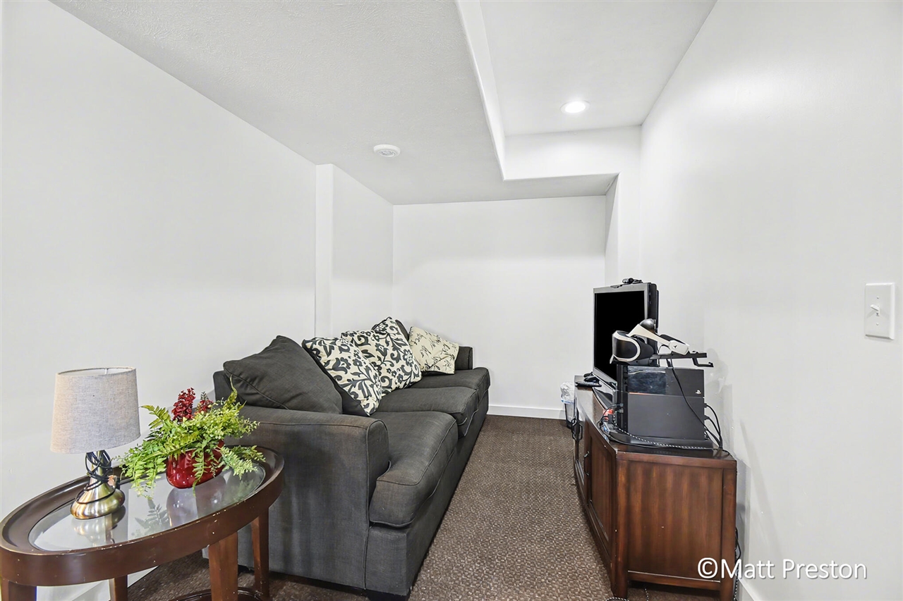 7707 Park Ridge Drive, Jenison, MI, 49428-9158