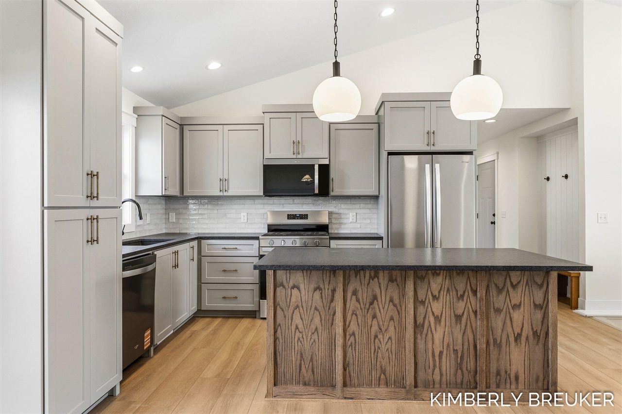 11767 Everett Avenue, Allendale, MI, 49401-7439