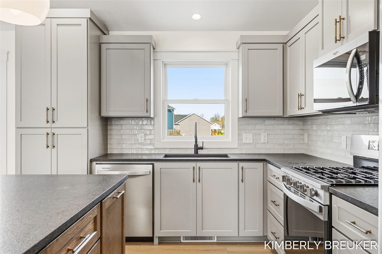 11767 Everett Avenue, Allendale, MI, 49401-7439