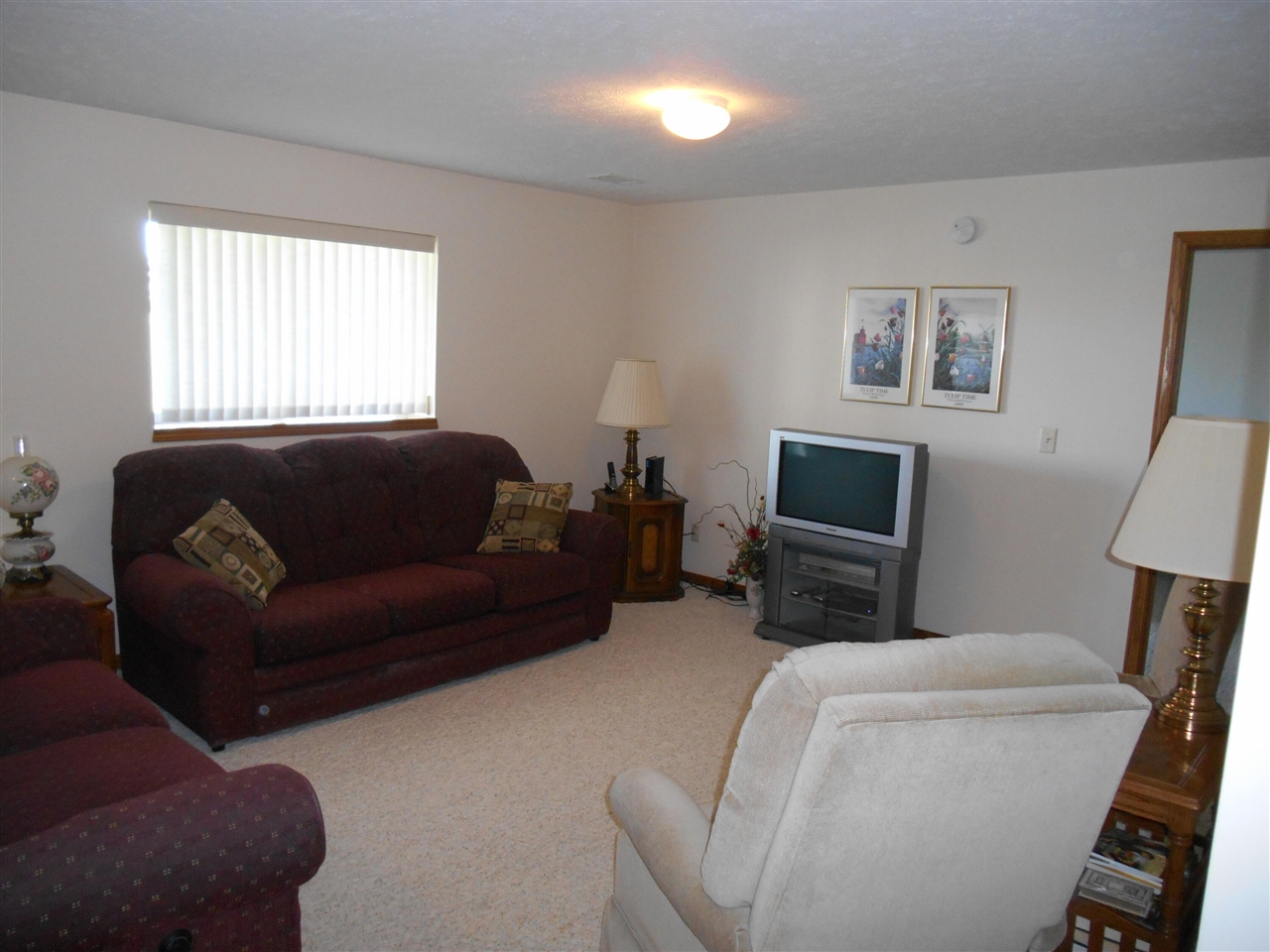 49 Newcastle Drive, Zeeland, MI, 49464-9492