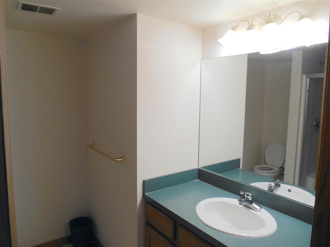 49 Newcastle Drive, Zeeland, MI, 49464-9492