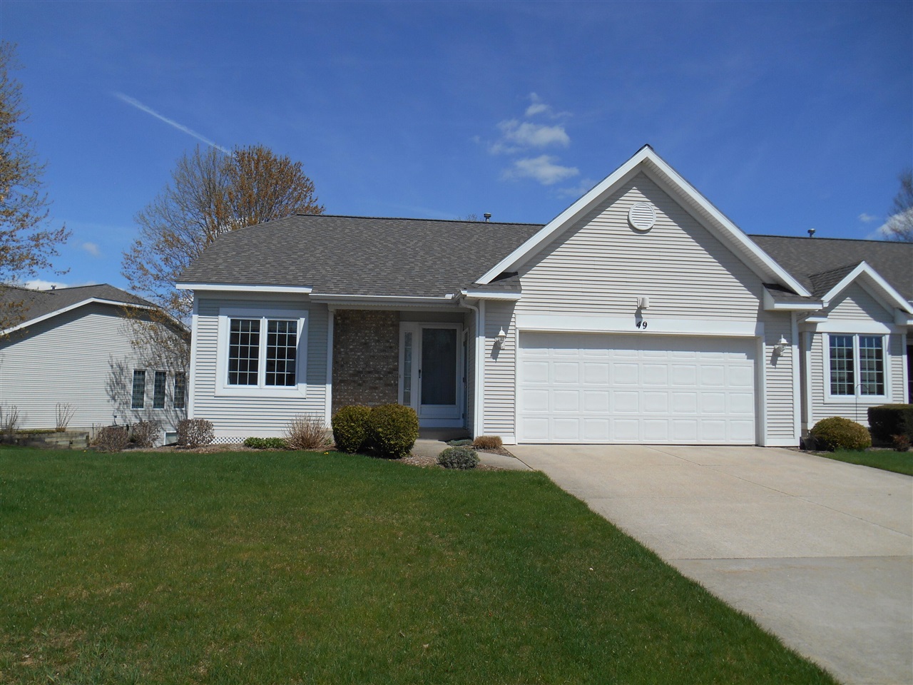 49 Newcastle Drive, Zeeland, MI, 49464-9492