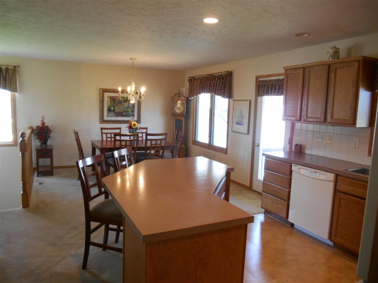 49 Newcastle Drive, Zeeland, MI, 49464-9492