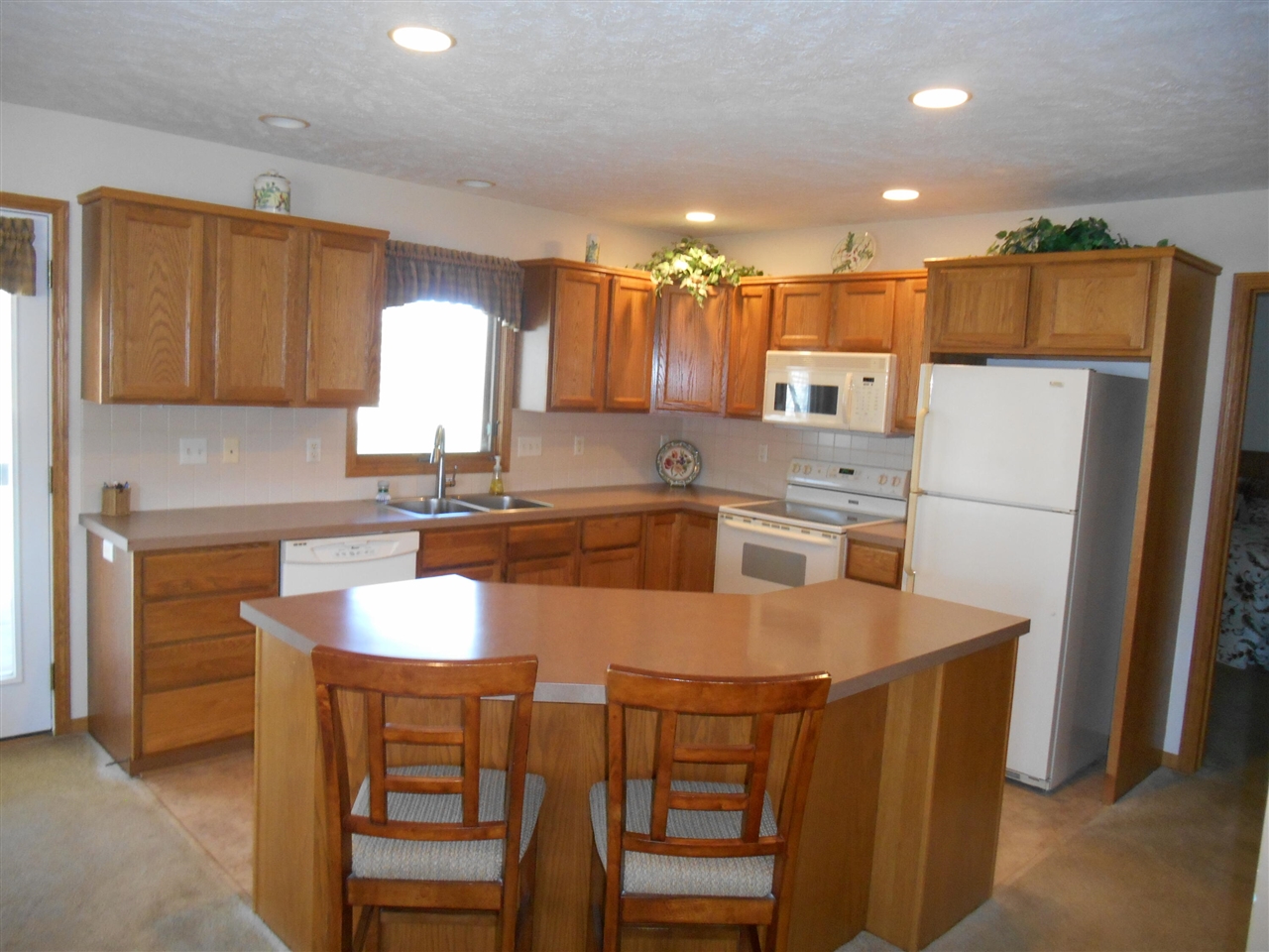 49 Newcastle Drive, Zeeland, MI, 49464-9492