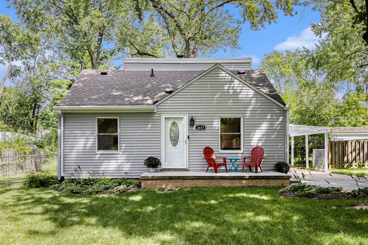 12301 Lakeshore Drive, La Salle, MI, 48145