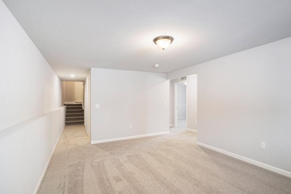 10130 Kearns Court, Portage, MI, 49024-6828