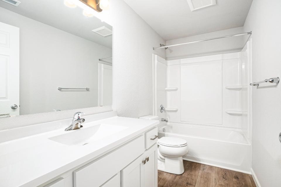 10130 Kearns Court, Portage, MI, 49024-6828