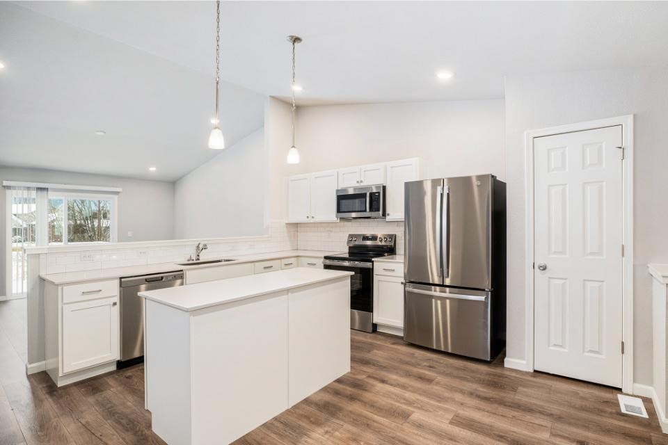 10130 Kearns Court, Portage, MI, 49024-6828