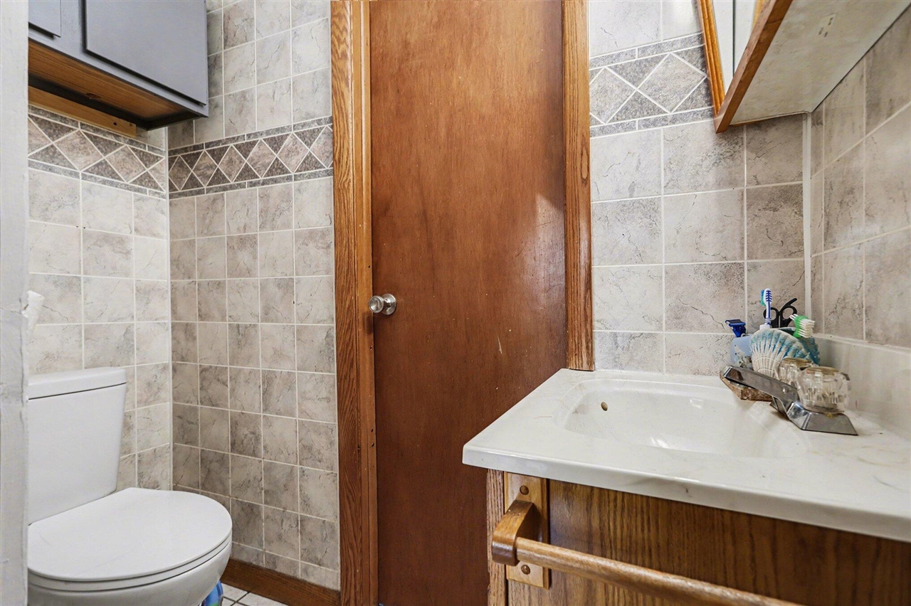 7511 E Drive, Battle Creek, MI, 49014-8255