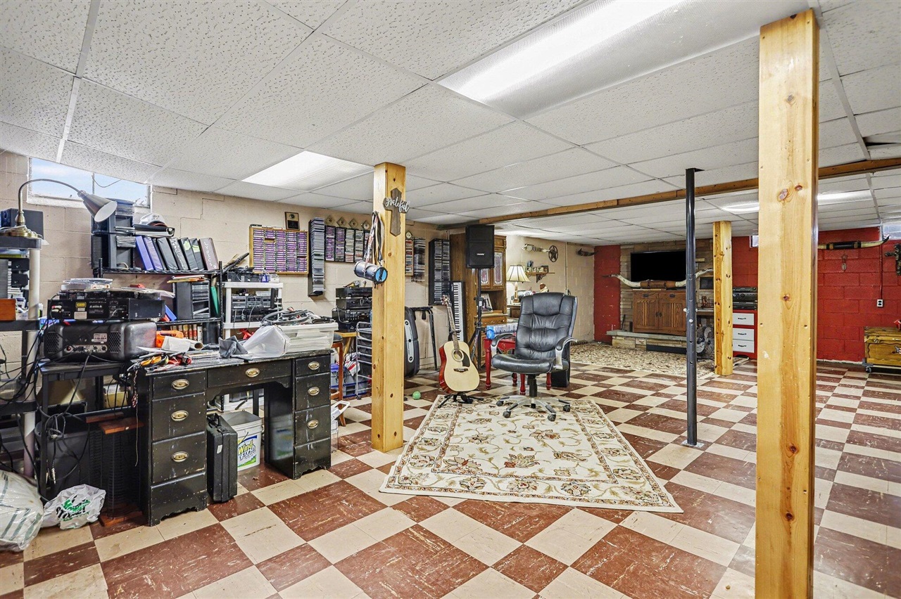 7511 E Drive, Battle Creek, MI, 49014-8255