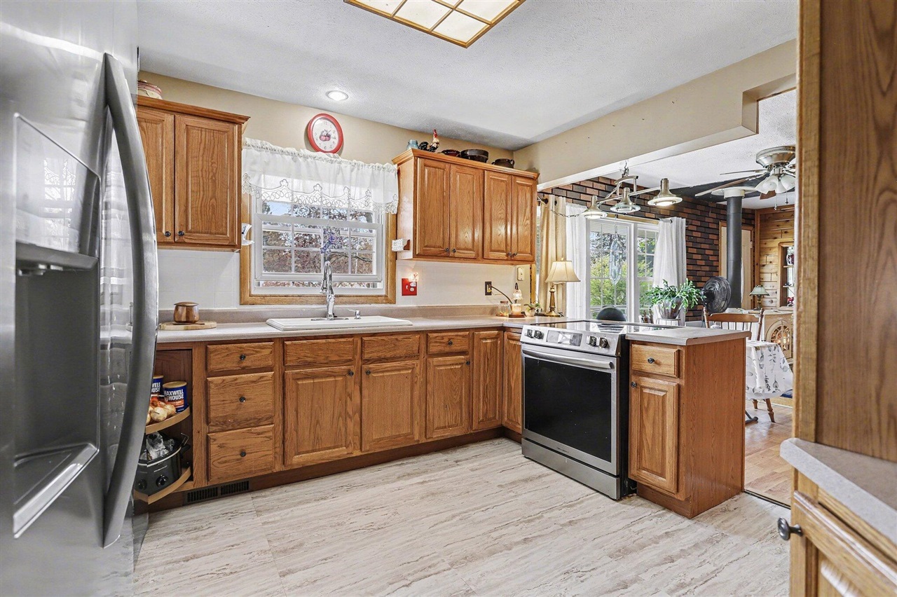 7511 E Drive, Battle Creek, MI, 49014-8255