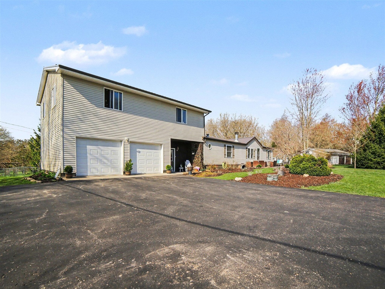 Photo 1 of Single family home for sale at 1799 E Us 10, Custer, MI 49405 | MLS# 70527197 | Listing updated on 2026-09-02