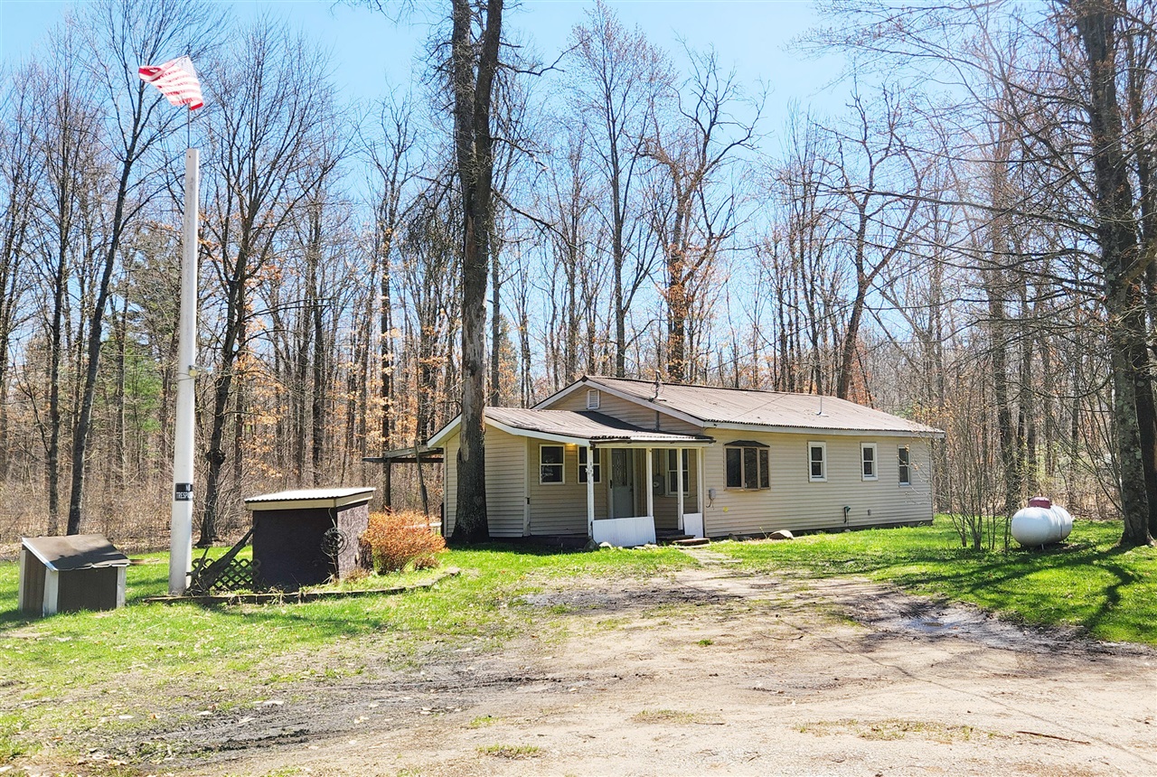 2570 S Walnut Avenue, White Cloud, MI, 49349-9332