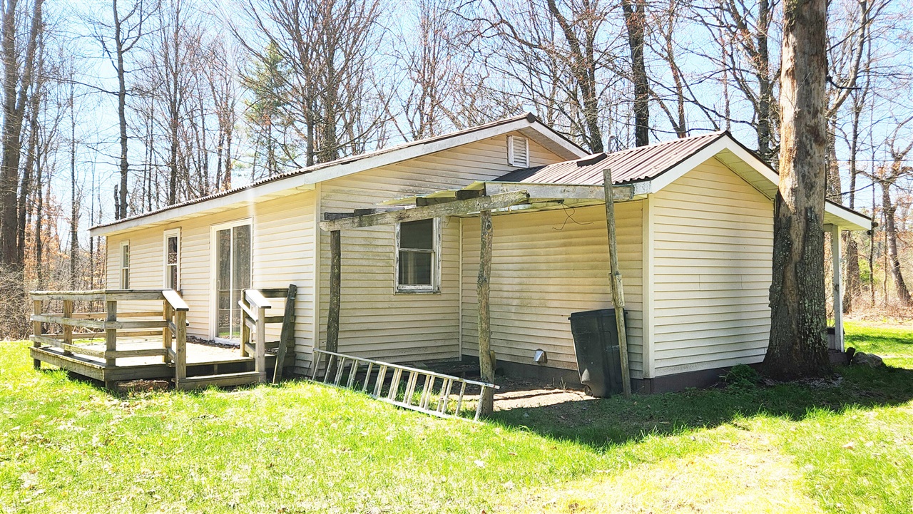 2570 S Walnut Avenue, White Cloud, MI, 49349-9332