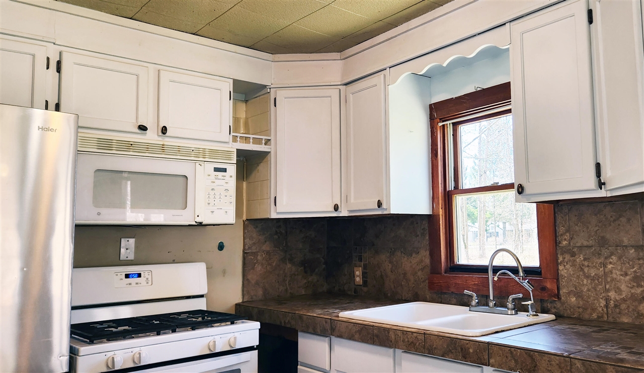 2570 S Walnut Avenue, White Cloud, MI, 49349-9332