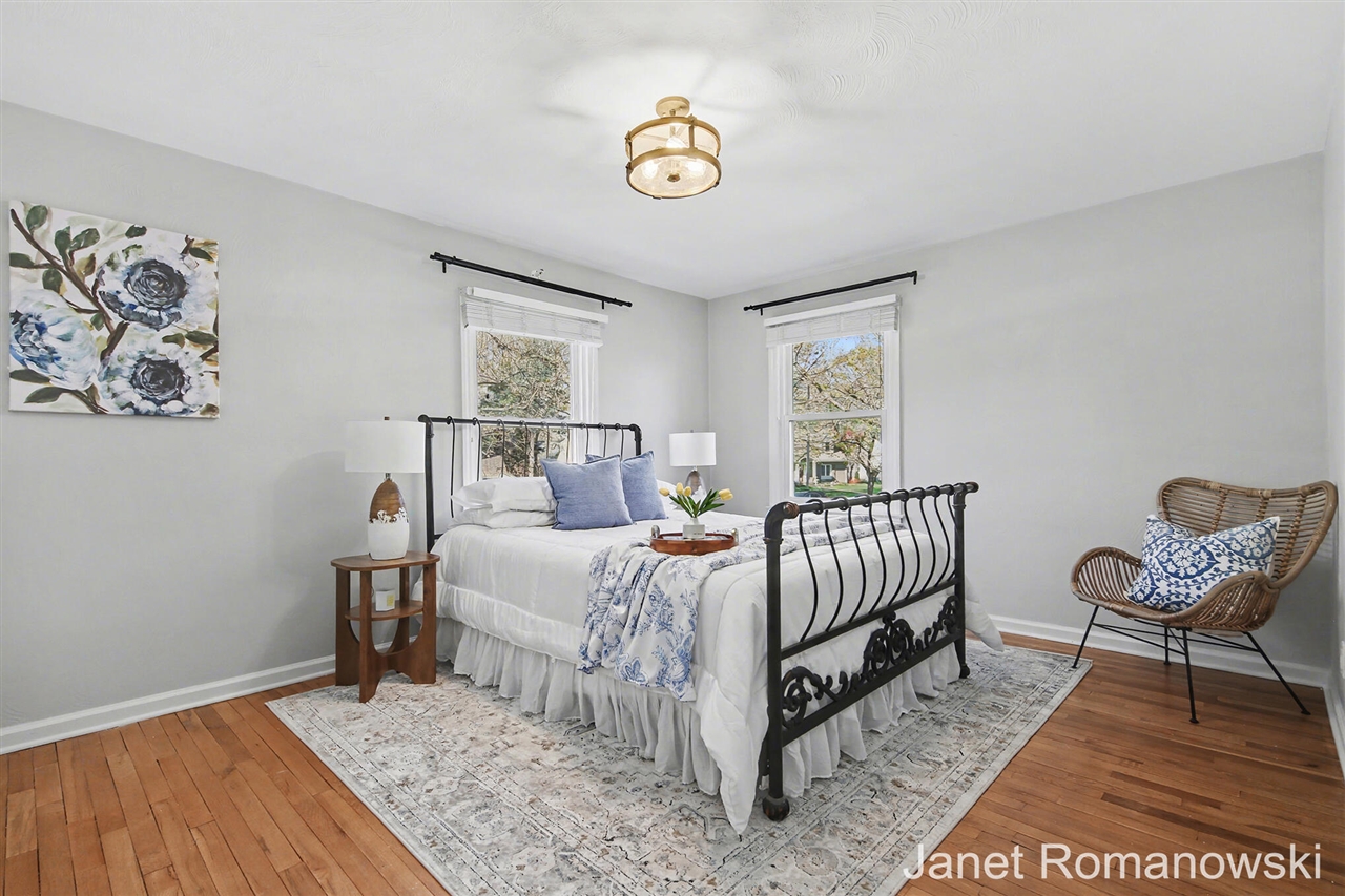 2126 Englewood Drive, Grand Rapids, MI, 49506-4512