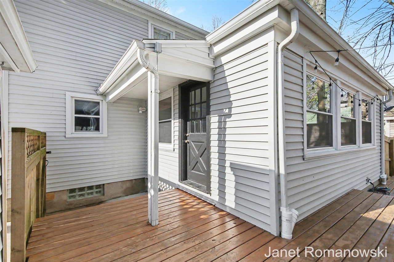 2126 Englewood Drive, Grand Rapids, MI, 49506-4512