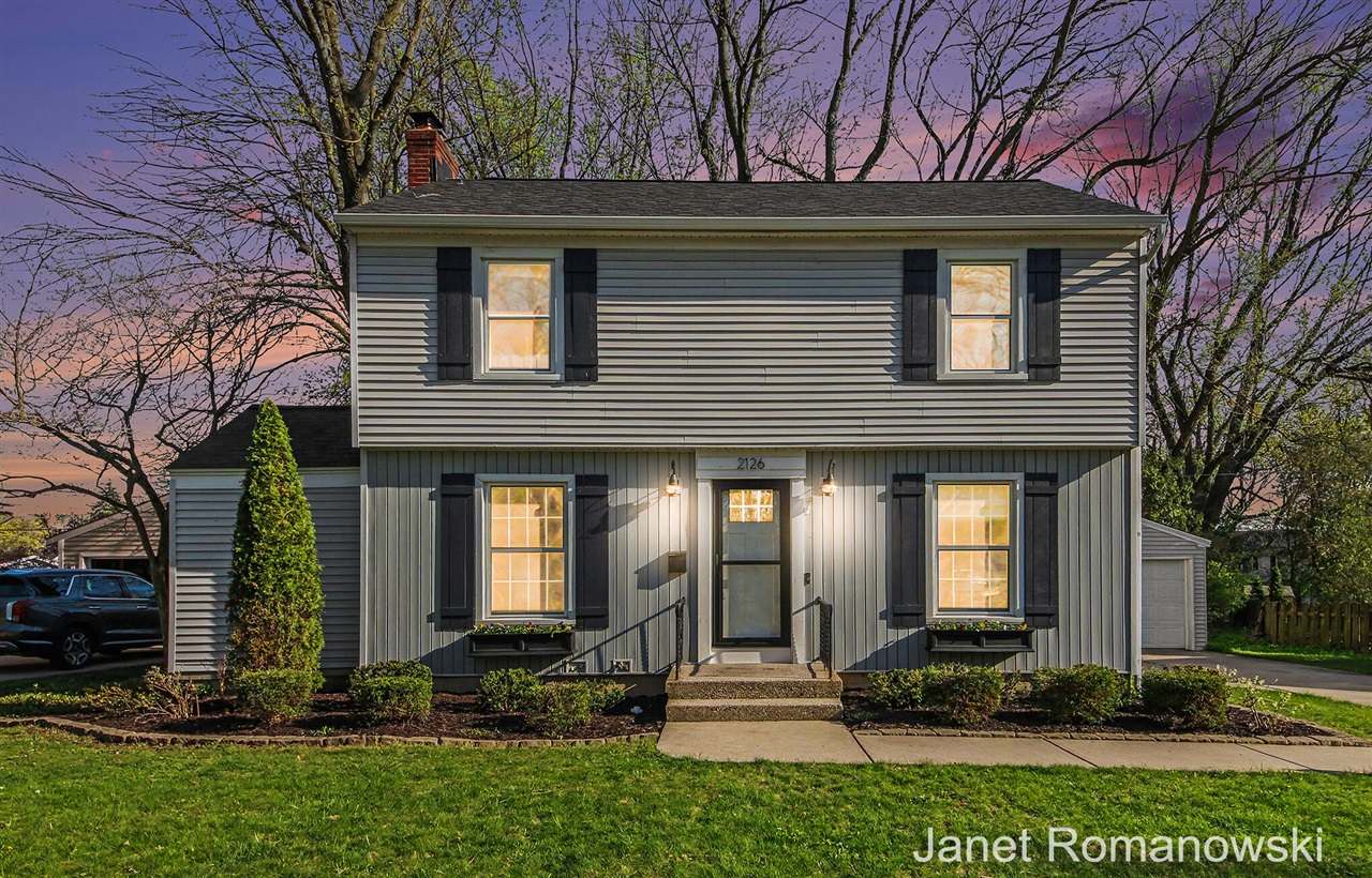 2126 Englewood Drive, Grand Rapids, MI, 49506-4512
