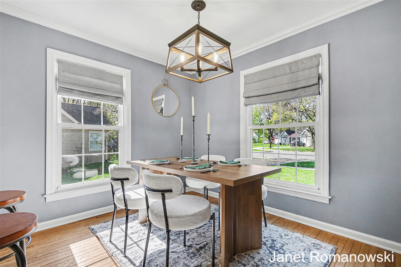 2126 Englewood Drive, Grand Rapids, MI, 49506-4512