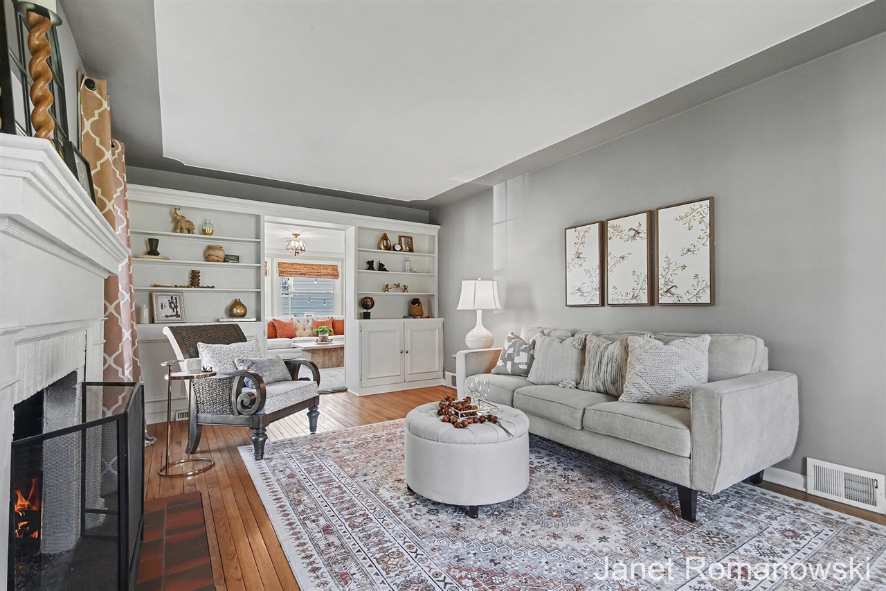 2126 Englewood Drive, Grand Rapids, MI, 49506-4512